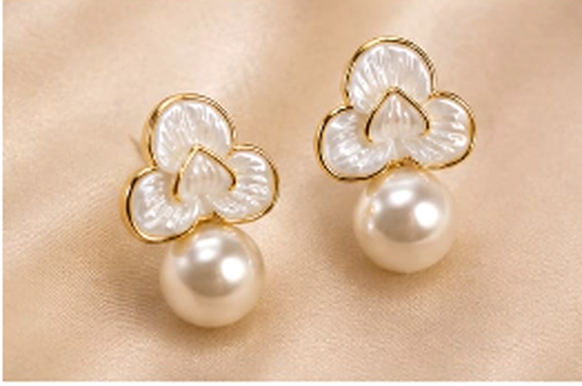 Flower-Shaped Pearl Drop Earrings